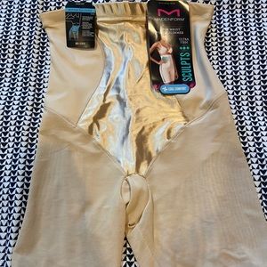 High waisted shape wear, NWT